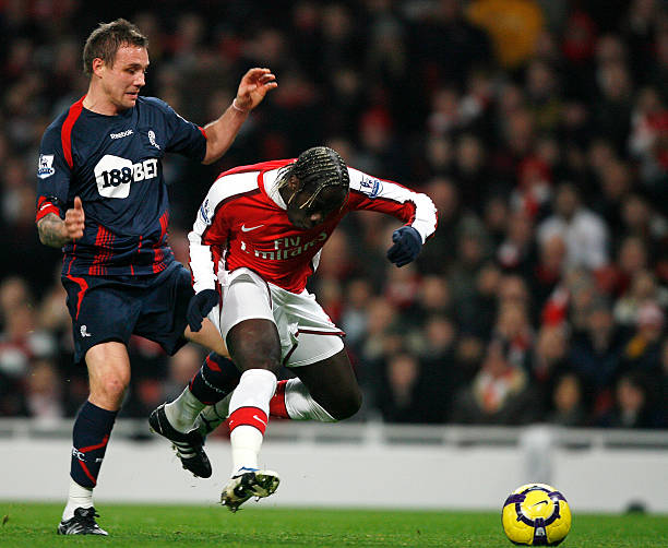 也紧扣球迷 也紧扣球迷