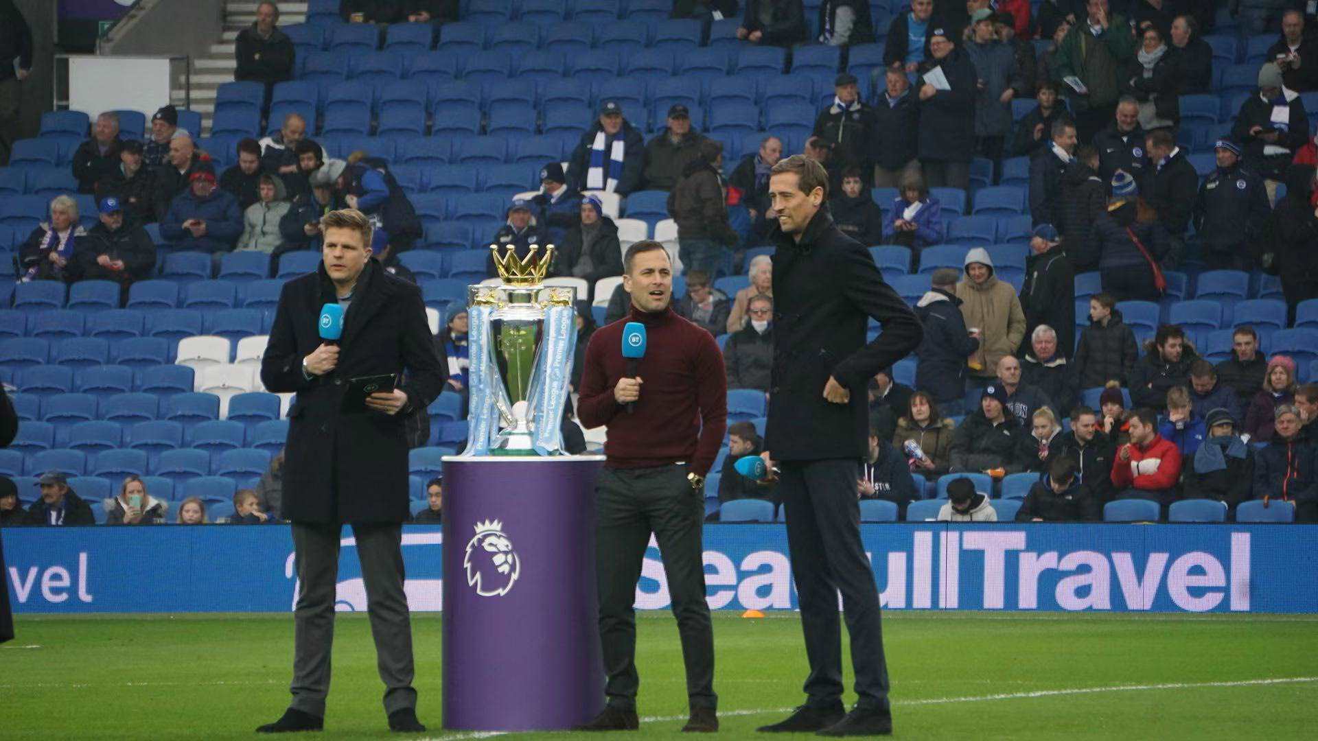 它背后是中 它背后是中